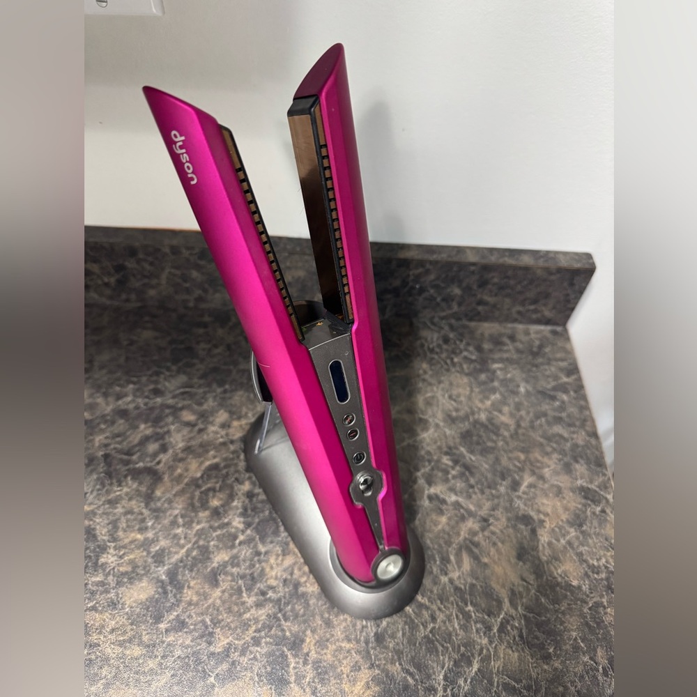 Dyson Corrale Fuchsia Excellent Used Condition, with Stand, Charger and Case